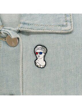 ✨New Oz Enamel Pin Fashionable Greek Sculpture Famous people statue broch White✨